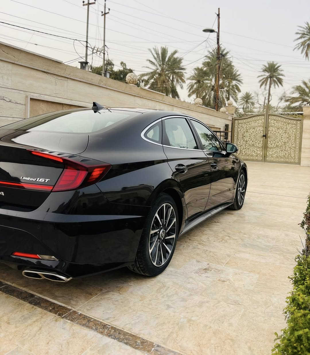 السلام عليكم 😎🔥 بيع فقط 
هونداي سوناتا 2023 وارد امريكي 
رقم اربيل تحويل مباشر ب اسم المشتري 
صور الحادث موضحه ب اسفل المنشور 🔻🔻
عداد المسافه 44 الف KM
المواصفات 🔰 Limited 1/1
بصمه ابواب وتشغيل عن بعد 
سقف بونراما 
داتا شو 
محرك 1.6 تيربو 🚀
5 كامرات 
دشبول دجتل 
داخل جلد كريمي 
كشنات تدفئه تبريد + كهرباء 
خزن مومري 
رادارات 360 درجه 
لد امامي خلفي 
تبريد قطعتين 
شحن ذكي 
مري قلاب عند الرجوع 
ترحيب عند الاقتراب 
اوتو هولد 
سايد بريك دكمه 
منظومه صوت من شركه BOSE
تبريد قطعتين 
تحكمات ستيرن 
شاشه 
وبعد بيها مواصفات 

 📍 مكان السياره / بغداد الكاظميه 

📦لمعرفة السعر اضغط على رقم 1 في التعليقات 👇🏻✉️

📞 ***********

📞 ***********
