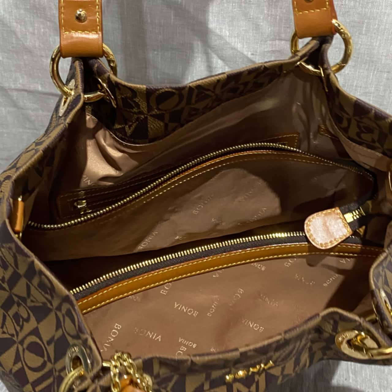 حقائب نسائية متوفرة بأسعار مناسبه 
متوفر توصيل لكافة المحافظات


**إذا كنت صاحب هذا الإعلان وتريد حذفه لأي سبب، رجاءا أرسل رسالة إلى الدعم الفني**