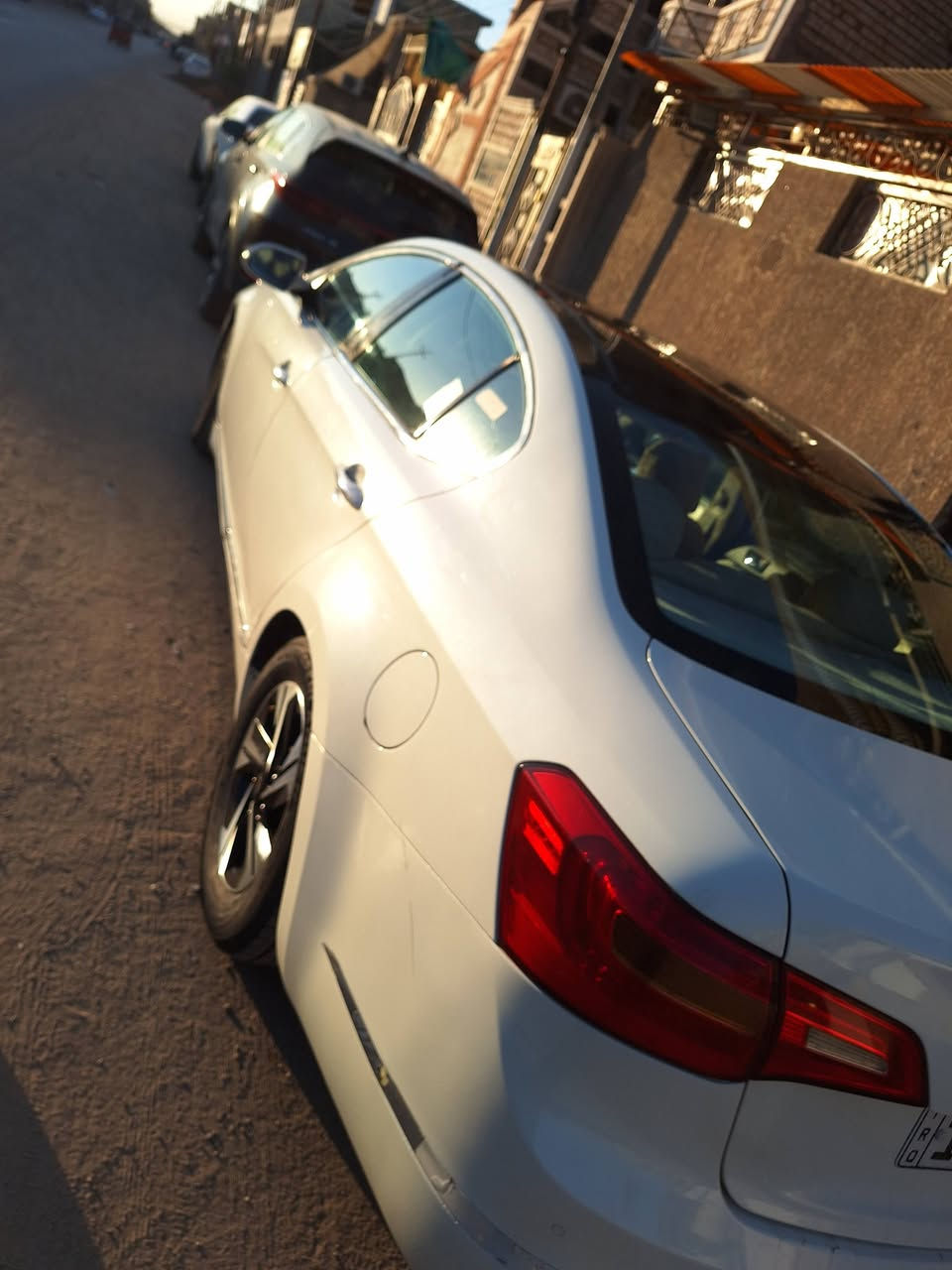 🔥 للبيع كيا كادينزا 2011 خليجي – فرصة ما تتعوّض 🔥
السلام عليكم
متوفر سيارة كيا كادينزا موديل 2011 خليجي نظيفة ومرتبة، استخدام شخصي وجاهزة للفحص والمعاينة.
🔹 المواصفات الكاملة:
فول مواصفات
تحكم استيرن
شاشة وكالة
كشنات كهرباء
مرايا شفط
تبريد قطعتين (أمامي + خلفي)
برّادة خلفية بتحكم من جهة السائق
بصمات بالبوب
بلرومة
اللون: أبيض لؤلؤي
🔹 الحالة:
جامِلِغ يمين ويسار فقط 
ضبغ حزام للجمالية فقط
متوفر صور 📷 قبل الضبغ وحادث 
السيارة ما بيها أي نقص، كلشي شغّال 100%
🔹 معلومات:
رقم السيارة: حلة / 19
سنوية جديدة
العنوان: بغداد – حي الجهاد
💰 السعر: 90$ قابل للتفاهم للجادين
📞 رقم الاتصال: ***********
