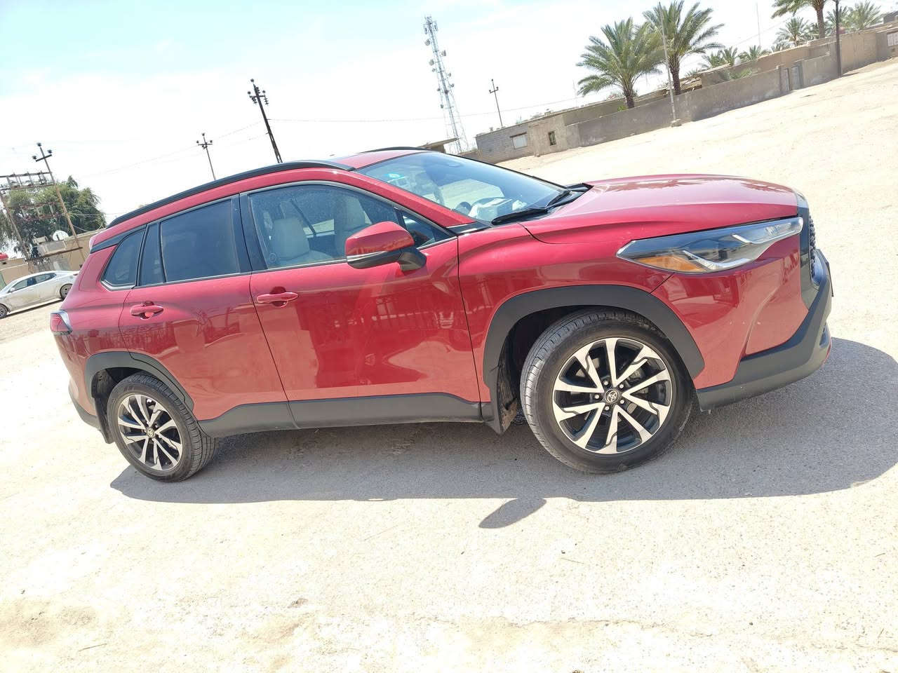 كورولا كروس أمريكي ٢٠٢٤
بيها جاملغ ايسر وباب وحافه البنيد من جوه  راجع بلادي مازدات دعاميه شباك كله نفسه 
سياره جاهزه متصرف عليها ربع 
سايد بريك بصمه 
فتحت سقف 
أوتو هولد 
نقطه عميه 
رادار 
مثبت سرعه 
تحديد مسار 
شاشه كار بلي وبعد معروفه مواصفاتها 
محرك 2000 بدون هايبرد 
الشراي يتصل ***********
