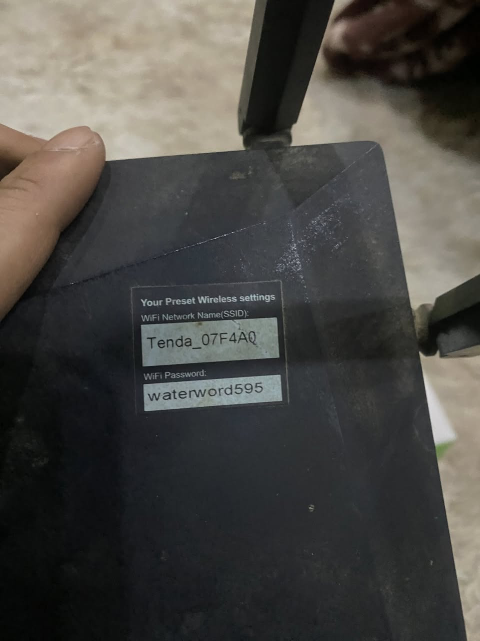 السلام عليكم
للبيع منظومة انترنيت 
راوتر عدد 2 
يو بي اس عدد 1 
تحويله ONU جيبون عدد 1 

الراوتر تب لنك + راوتر تيندا 
تاخذهن كاملات فقط تبرمجهن على بيتكم 
السعر 45 الف وبيهن مجال 
مكاني بغداد مدينة الصدر 
رقمي : ***********
