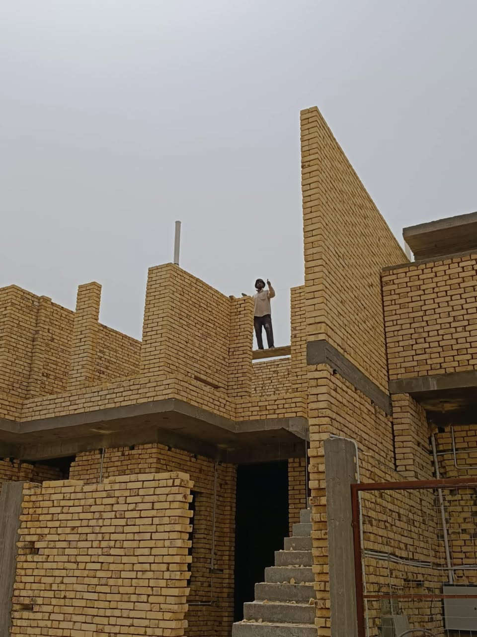 اللهم صل ع محمد وال محمد تم هذا البناء مواد وعمل بناء ابيوت هياكل وهذا رقمي ***********
