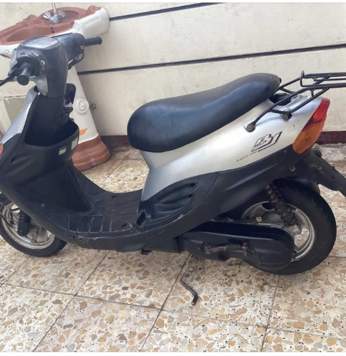 سلام عليكم دراجه للبيع يوماها فول مواصفات الدراجه المكينه برغي ما مفتوح بيها شرط ع فحص   تجي وتشوف بعينك كفاله عامه نكره هندر نكره سلف بس عوزه باتري ضعيف كلشي ما بيها الدراجه مال بيت  العنوان :ميسان 
السعر ٥٠٠ وبيها مجال 
الرقم ***********
