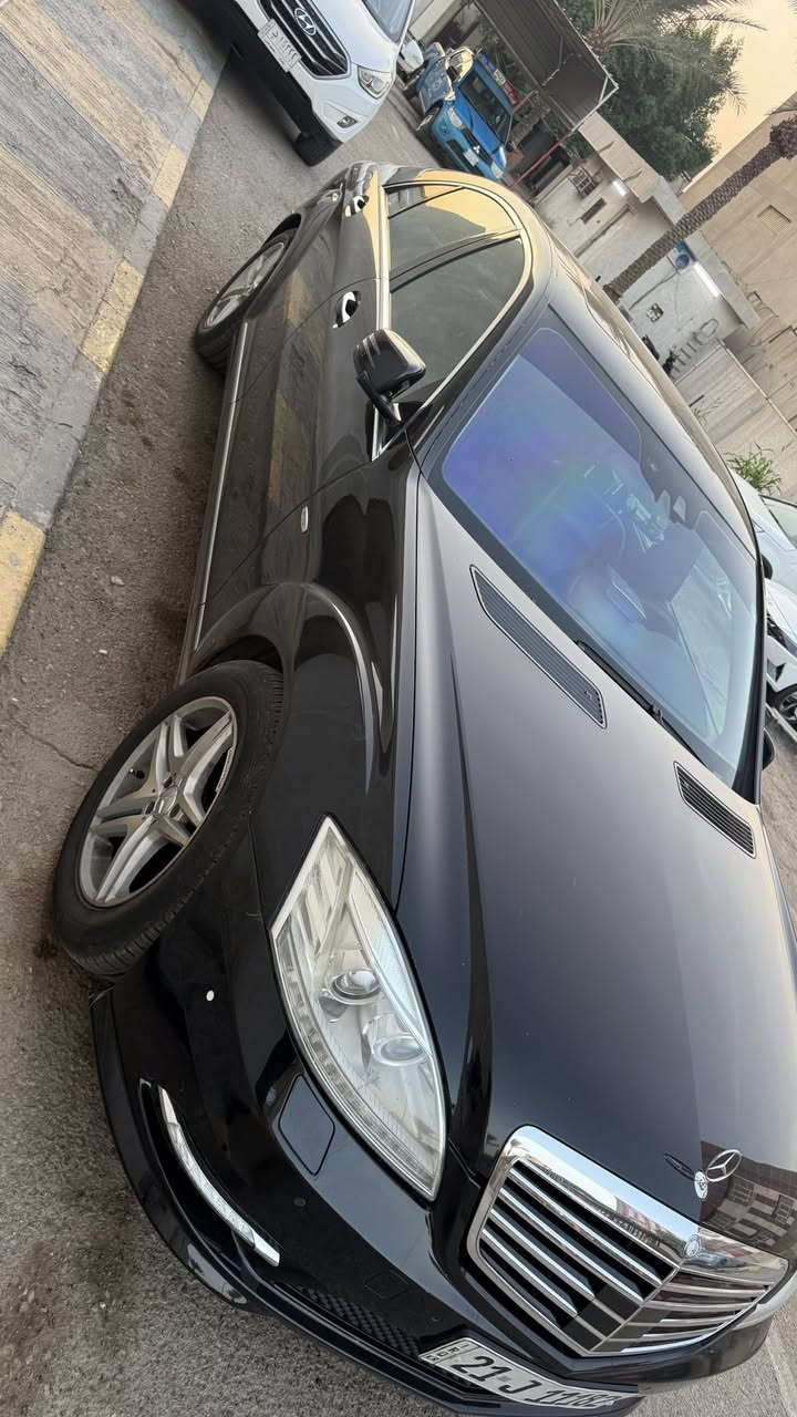 سلام عليكم البيع فقط
موديل 2010
سياره جديده مابيه اي نقص 
تقرير مرفق ويه صور
سعرهه 180 
عليه غرامان 12 ورقه تنزل من سعر 
***********
مكانة بغداد
