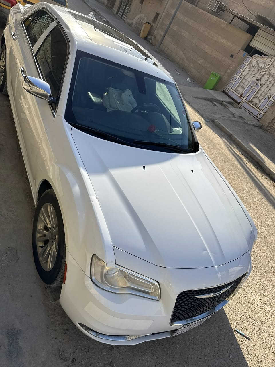 السلام عليكم اوبامه البيع مديل 2017
سياره كافله السياره فول مواصفات 
السعر255
وارد كندي السياره 
العنوان بصره 
0 787 453 5069
