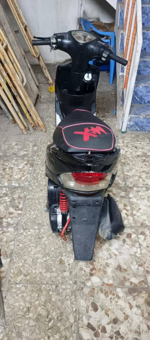 السلام عليكم
ماكس عدله كلشي شغال بيها الدراجه مفتوحه 
وجاي تتاخر عندي بتشغيل الصبح بس . 
رايدها ب 400 وبيها مجال مكاني الحبييبيه 
وهذه رقمي ***********
