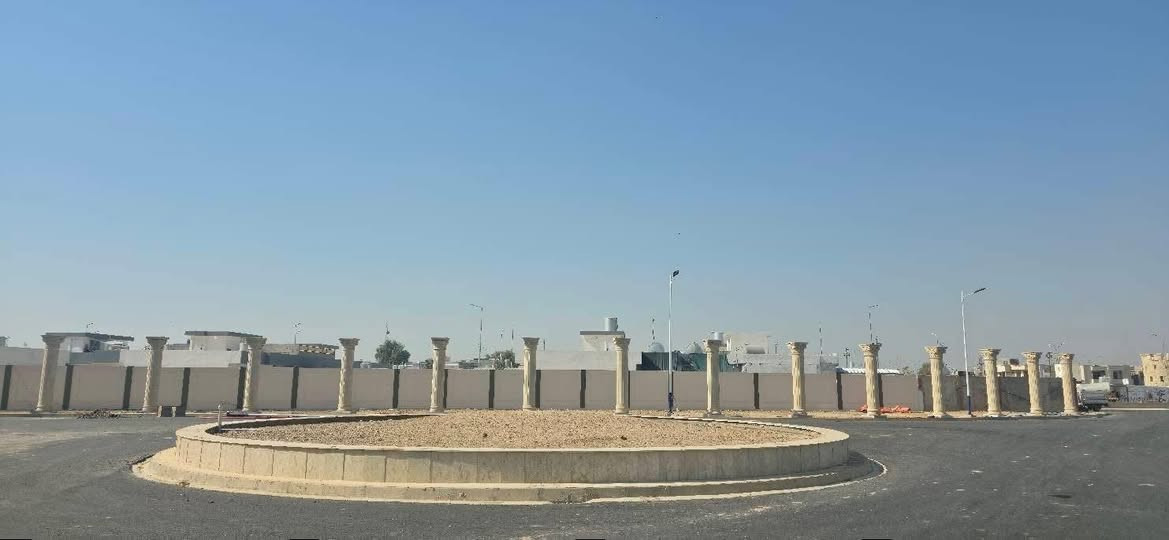 نعلن لكم عن توفر وحدة سكنية ركن  على أربع شوارع موقع مميز جدا للبيع 

في مجمع روان ستي 2

جاهزة للسكن و تسليم مباشر للمشتري 

موقع المجمع : سايدين كوباني خلف المحافظة الجديدة

مساحة الوحدة السكنية : 200 م ركن 

التفاصيل 
تتكون من طابقين استقبال ومطبخ وصحيات   وغرف نوم عدد ٣ وهول وحديقه وكراج سياره 

موقع الوحدة : ركن ومميز على أربع شوارع 

علما انه تم اجراء تعديلات و اضافة لمسات راقية على الوحدة السكنية من قبل صاحبها 

السعـــر : عل خاص لطفاً 

* نستقبل جميع عروضاتكم السكنية 🏠 والتجارية 🏡 بكافة مناطق كركوك  
............................_.....

للمزيد من المعلومات اتصل بالأرقام التأليه ***********
او مراجعة مكتب عدن 
الكائن في 
سايدين حي عدن بدايه سايدين مقابل مجمع الجوهره السكني
