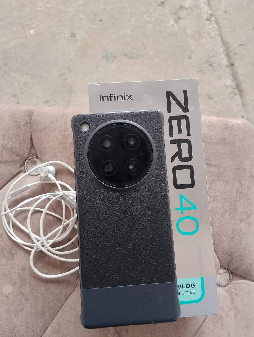 للبيع جهاز انفنكس زيروه 40 جديد غراضه كامله ذاكره 512 الشراي يتصل أو خاص ***********
