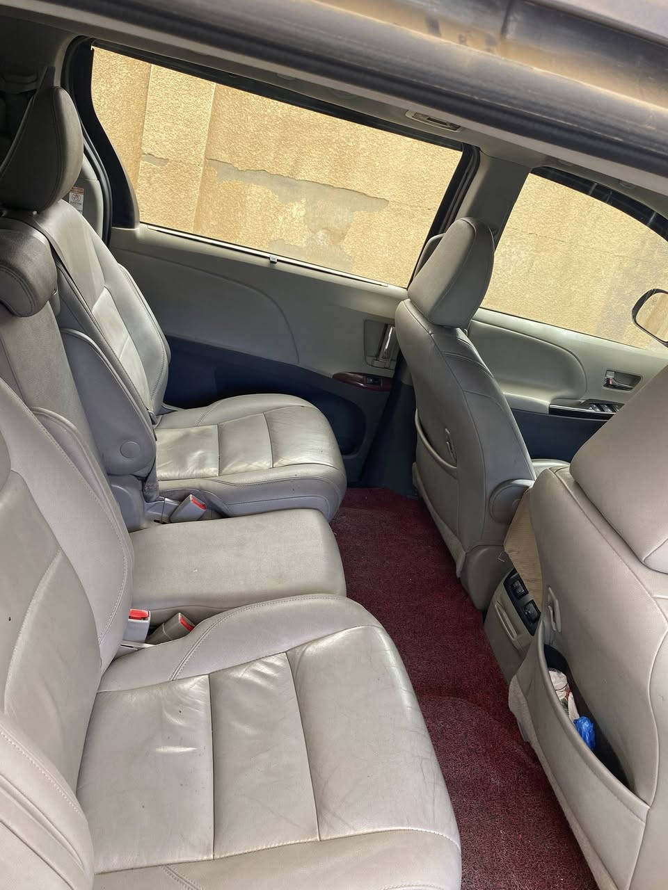 السلام عليكم سيينا موديل 2020 XLE ماشية 144 الف كم حادث 3 قطع تبديل شركة رقم سليمانية هزة والسنوية 2028 شرط التحويل السعر 235 ورقة
*********** 
***********
