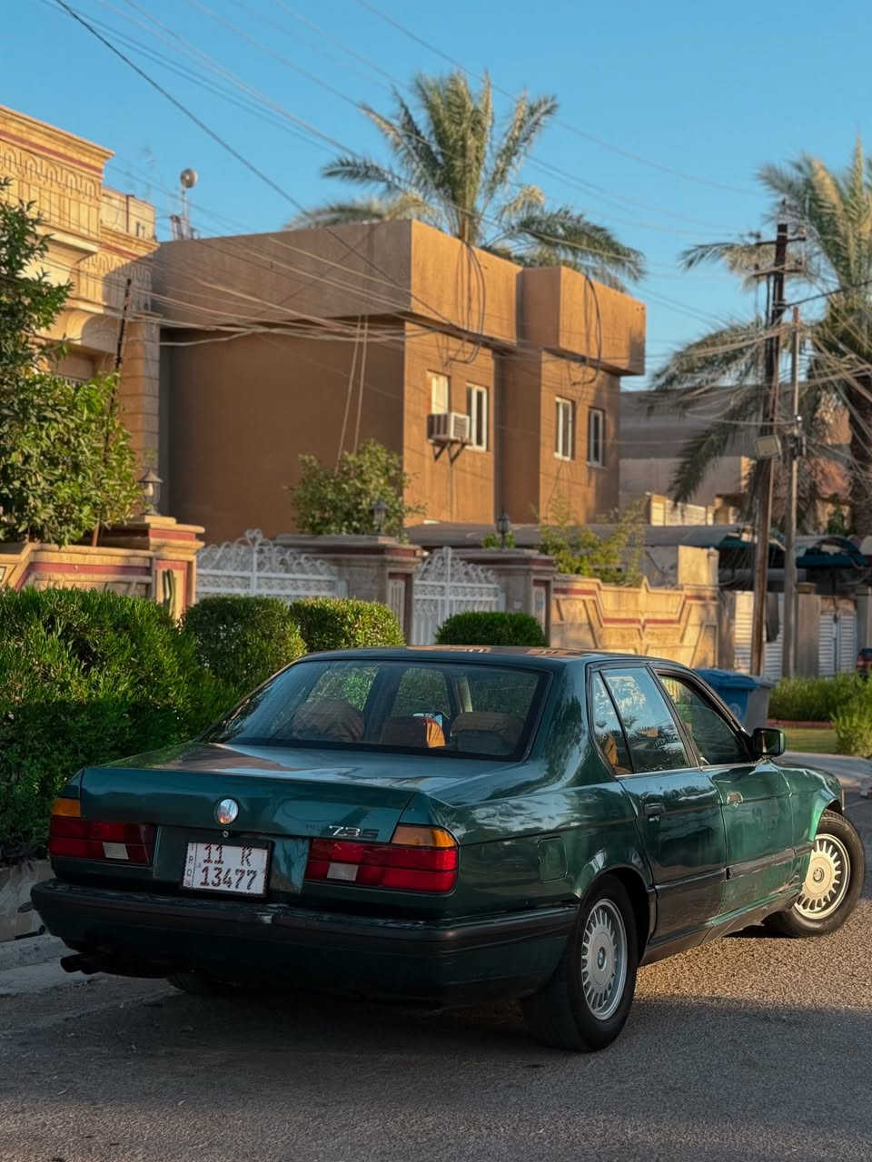 للبيع BMW 735i موديل 1991 (E32)
سيارة ألمانية كلاسيكية فخمة بحالة جيدة 

✅ هزة وسنوية جديدة – رقم بغداد إنكليزي
✅ محرك 6 سلندر سعة 3.5 لتر
✅ كير أوتوماتيك شرط جديد شديته مال حاوية  بـ800 دولار
✅ لون زيتوني مميز
✅ داخلية نظيفة ومرتبة
✅ تخم تايرات جديد
✅ فتحة سقف كهربائية
✅ جميع الكهربائيات شغالة
✅ منظومة ABS شغالة 100%
✅ وضعيات قيادة ECO / SPORT / MANUAL

📍 الموقع: بغداد – الأعظمية
📞 ***********

💰 السعر: 48
