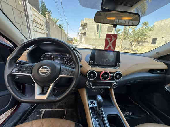 نيسان سنترا SV بلاس 2020
الموصفات 
داخل لونين كشنات بقلاوة 
شاشة اعطال
تحكم استيرن كامل 
فتحة سقف 
تحديد مسار 
مثبت سرعة 
مساعد قيادة 
شاشة تدعم الكار بلاي 
3انضمة قيادة 
منضومة زنون 
رادارات كاملة 
حساسات كاملة 
منضومة لد افضل شي وكالة انارة داخلية مع الايعازات التحذيرية بل داخل 
سنوية رقم دولي جديد 
حادثهة بسيط اصبعين بداية البنيد واصبعين بخشم الجاملغ مكفولة كفالة بعد اي شي بعد موضح بل صورة والسونار 
محرك السيارة 2000 كير svt
مبدل هن الكير وخاص مال وكالة 
سونار كامل مفصل +تخم تاير جديد 

السعر160 مجال بسيط 
***********
