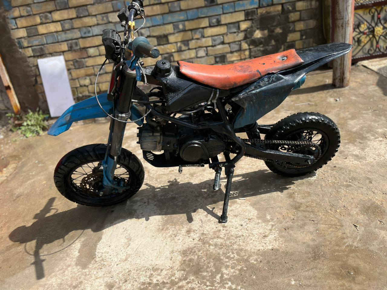 سلام عليكم قفاز بي خربطه بل كابريتر وبيه تبخير عوزه ترتيب نصبته حلوه سعره 225 وبيه مجال حك الجيه مكاني بلديات ***********
