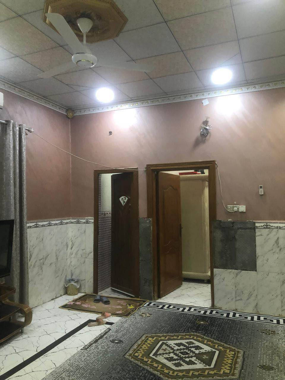 بيت للبيع مساحه 170 متر
طابقين بناء فرمستون 
الطابق الاول غرفه وصاله ومطبخ وديوان وكراج 
الطابق الثاني غرفتين وصحيات
العنوان ابو الخصيب عويسان
طابو زراعي عراقي 
السعر 145 للااستفسار *********** البصرة, العراق
