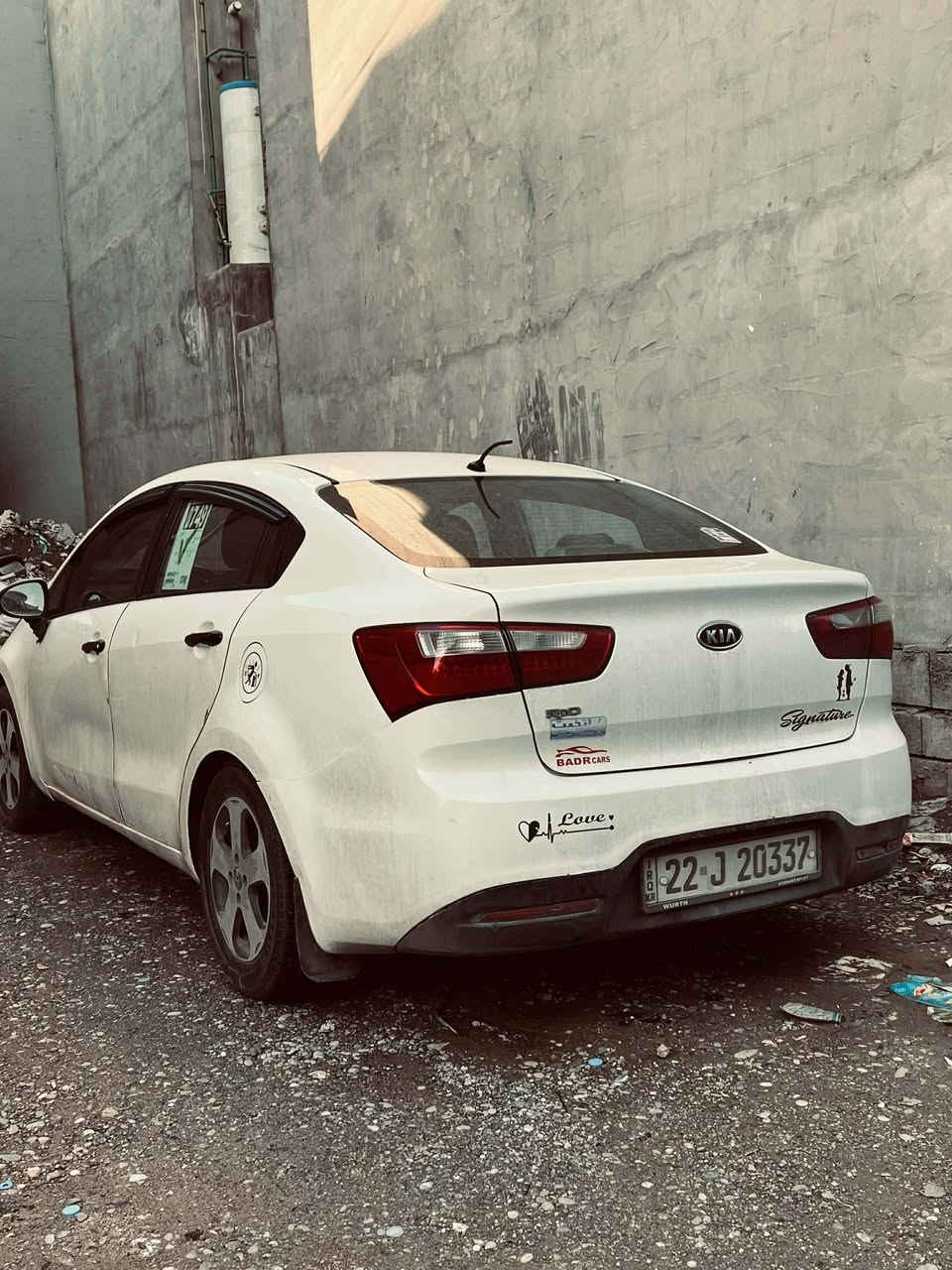 السلام عليكم 
كيا ريو 2012  رقم اربيل باسمي  محرك 16 محرك لا صرف ولا نفخ كير شرط تبريد شغال  بيها 3 قطع صبغ بدون دواخل وبيها مكانتين صبغ تفاصيل اكثر عل رقم ***********
