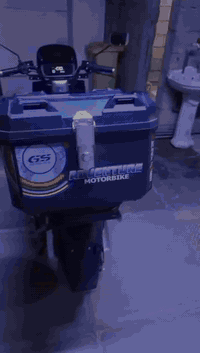 دراجه شحن مديل 2025
نضافه100/100
سويجات ثنين +بصمه 2
تشغيل عن بعد 
بطاريات بعدهن جدد 
بغداد الحسينيه 
السعر خاص 
مراجعا صاحب الدراجه***********
متواجد فقط واتساب
