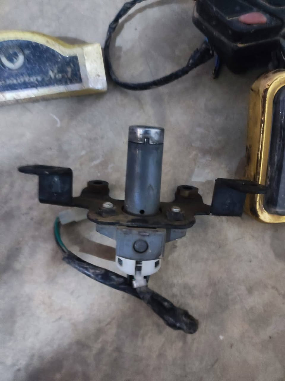 السلام عليكم قراض ماطور للبيع كلمن وسعرو  اتصل ***********
