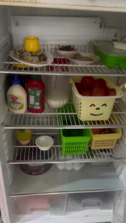 سلام عليكم ثاجه حجم 20نضيفه فول عارضيها 325الف ***********
