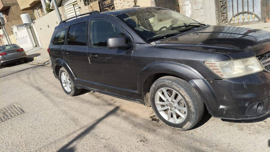 السلام عليكم
 دوج جورني للبيع  
مديل2017
متجايه محرك نضيف 
حدايده نص ونص 
تبريد شغال بس بي ليك بلراديتر    
 السعر 85               
الستفسار: ***********
