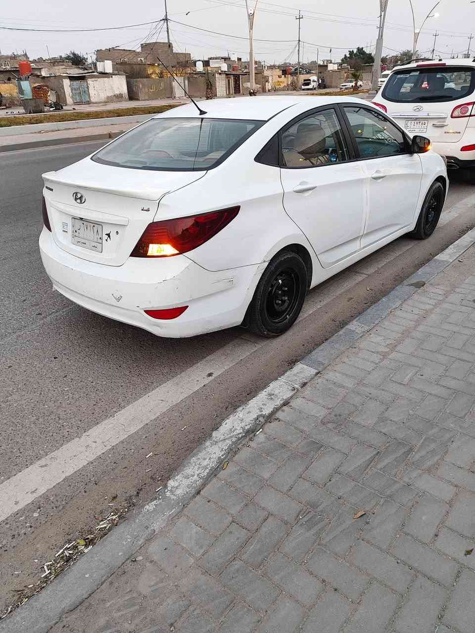 سياره اكسنت خليجي موديل 15 فول فتحه سقف كير مكينه كفاله مكينه 1600 قطرتين تحكم استرين شاشه كهربائية كلها شغاله تبريد توه مسوي منظومه كامله بيها بنيد مصبوغ كله سعرها 90 وبي مجال بسيط***********
