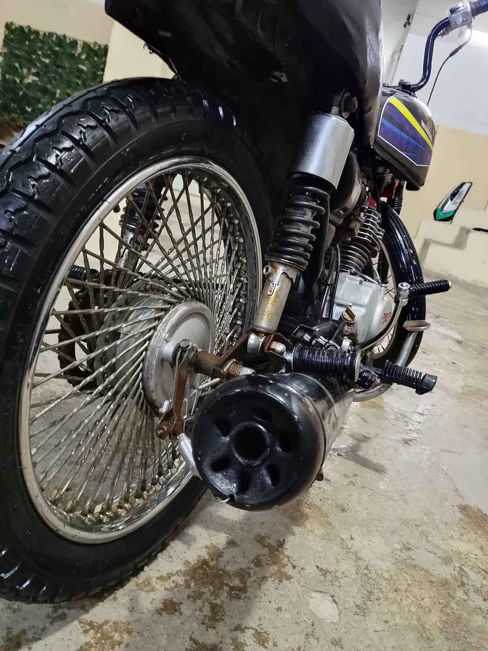 السلام عليكم دراجه للبيع كلش نظيفه مكينه ما بيها نقطه صوت السعر 225 وبيها مجال اغراضا تحريك معدل فول اغراض كلها نظيفه*********** مكاني الموصل
