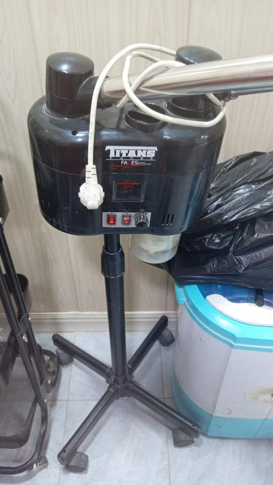 كلشي وسعره مكاني بغداد. القادسية. استعمال قليل الكراسي مصارلهن 4اشهور***********
