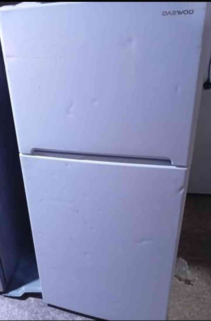 سلام عليكم ثلاجات مال كويت للبيع سعر وحده 200وبيهن مجال عنوان القبله ***********
