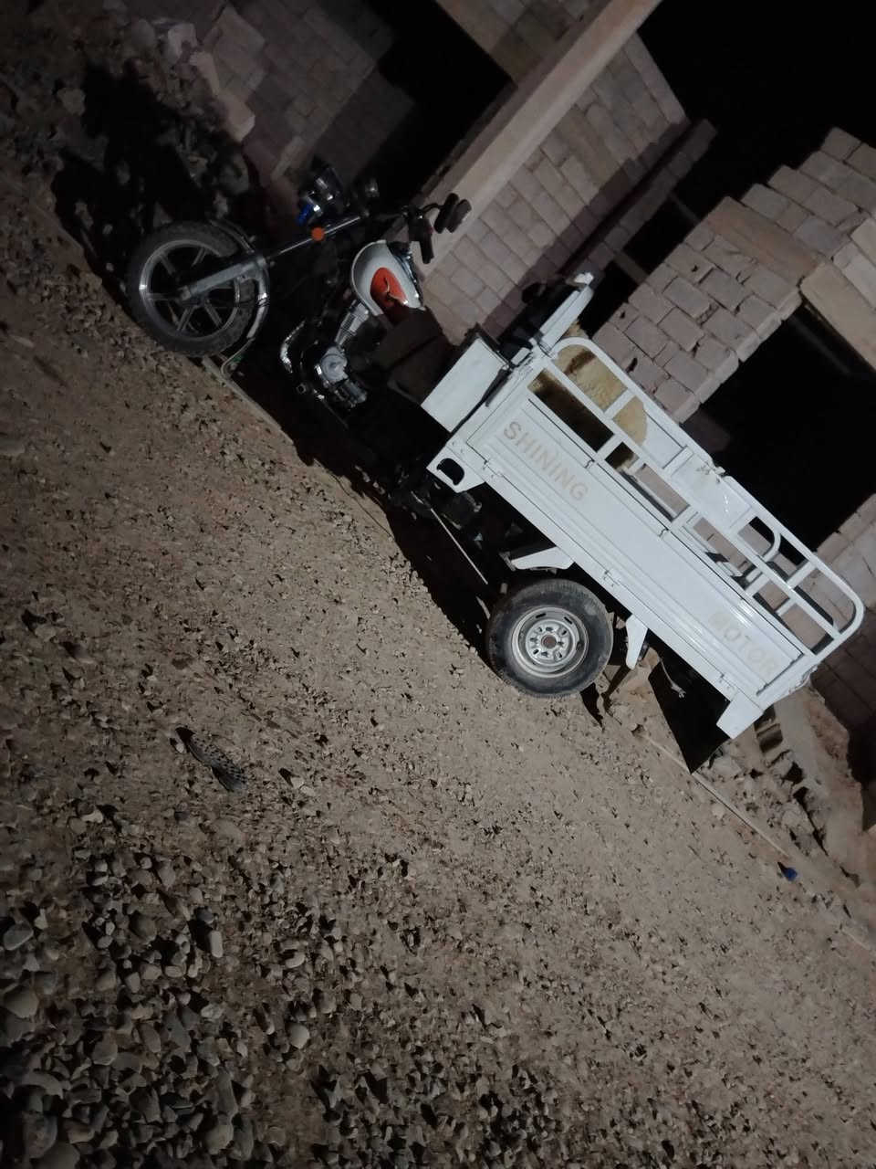 ستوتات البيع عدد ٢شراي يخبرني يدلل موديل ٢٢ شرط محرك شرط مامفتوح موديل ٢٤ شرط قطرت صبغ مابيها قطره على شركه فحل عالي كهربائي كامل ***********
