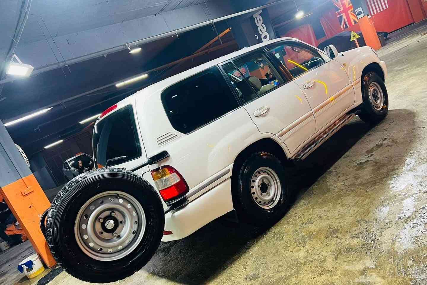 توێتا لاند کرۆزەر مۆنیکا 2002   GXR 4500 EFR
ئاڕمی پلاستیک
 فول قەتەری 
گێڕو مەکینەیبیلاد 
جوارو نیو گێڕ تۆماتیک دەبڵ ئەکسل
گێڕو مەکینەی لۆک 
سیستمی خازو بەنزین
مواسەفات/قەتەری فول GXR
ڕەنگ /سپی
بۆیاخ یەک پارجە بێناو گرتن
پێشو دوای کەپسە
ناوزەرد سڵاید دەبڵ سپێر سێڕیس‌کوشن 
پێشو دوای مەزبوت تەقەو رەقەی نیە 
هەیکەلی نمونە ناوی لۆک
تاقم تایەو ویلی لۆک 
 دوا لێکزس ناو زەرد
سەیارەیکی بێمەسرەفە دەعامی بۆ دەعامی بەشەرتی ١

سعر لە کۆمێنت داوابکە ڕاستەخۆ بۆت دیت 📩 

٠ فیتەر هەمو گیانی مەزبوتەو ئیشەکات
ئاڕمی پلاستیکی هەولێر  
ئەوەلیاتی هەیەو خرامەشی تیانیە 
بەڵام بەشەرت ناییەم بەهەدیە ئەیەم 
تەنهاو تەنها فرۆشتنە 
شوێن سلێمانی 

ژمارەی خاوەنی 
***********
***********
