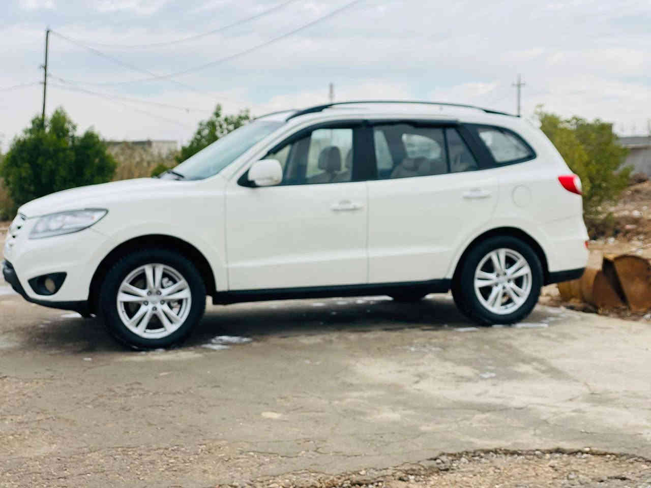 سلام عليكم لبيع سنتافي موديل 12خليجي بيه صبغ عام كفالة كلبه وعيب شرعي سياره فول واحد علا واحد حجم ميكنه 6سندر رقم بغداد تحويل مباشر مشروع وطني سنويه ل 27 مكينه وكير كفاله سعر سياره 105بيه مجال قليل مكان سياره عماره شراي ينتصل ***********
