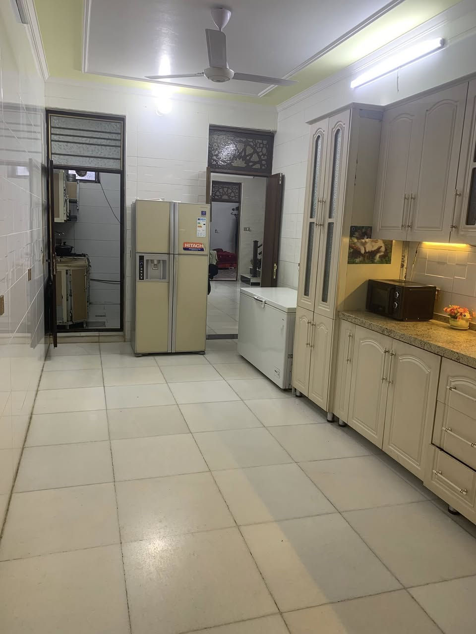 دار للبيع مساحه 240 الواجهة 8 النزال 30 جميله الثانية قرب افران حنون الساعدي بناء درجه اولى ثاني بيت على شارع سعر المتر 2700 وبيه مجال استفسار ***********
