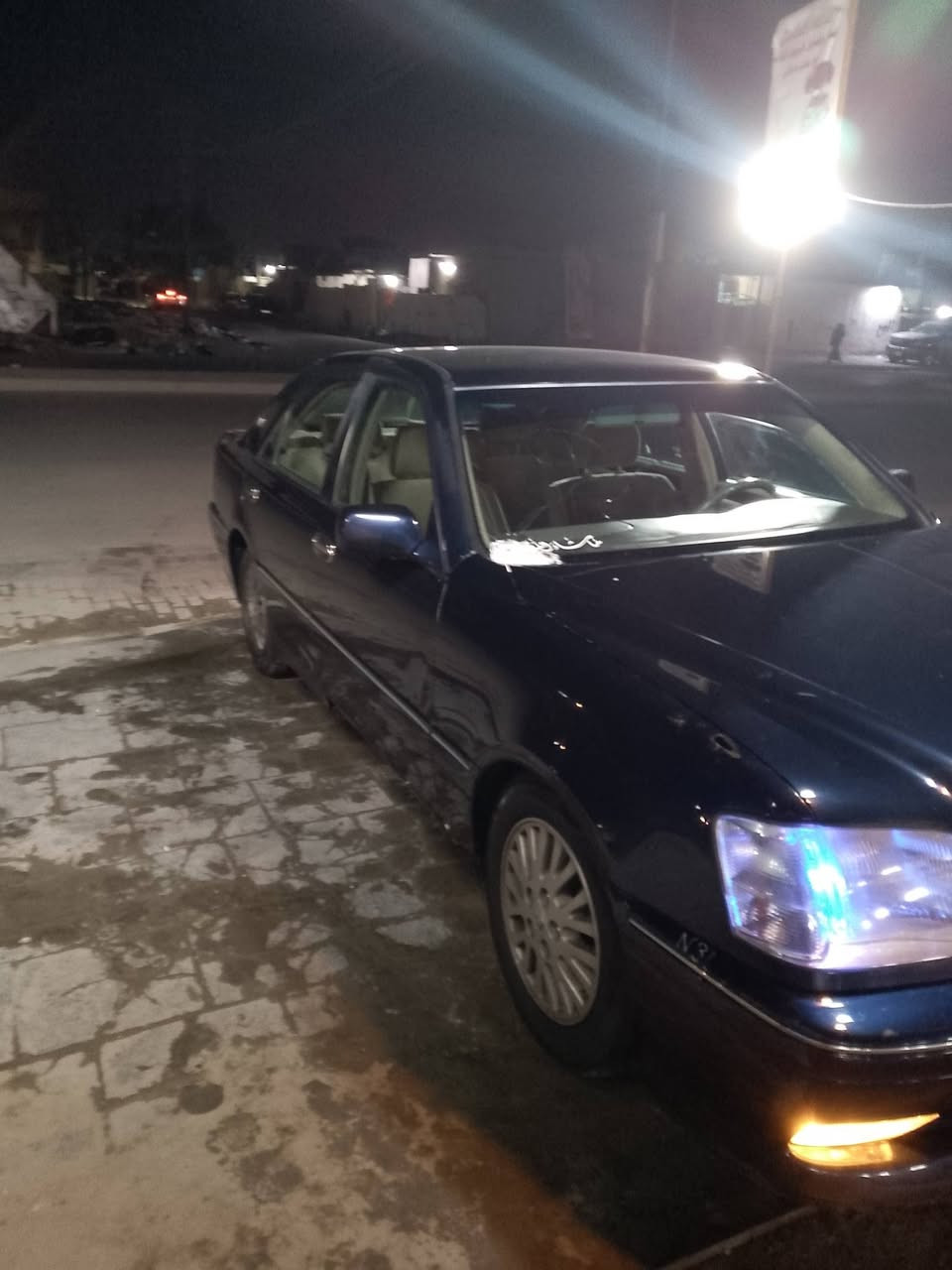 سلام عليكم
ملكة موديل 2002 
بيها كصة جنطة 
متؤمة ارقام وسنوية على الشاصي سليمانية انكليزي
كير محرك مكفولات 
نقصها تاير 
ثلاث دكم بردة خلفية 
شاشة اندرويد 
مكاني بغداد 
بيع 34 أو مراوس ترهم 
تلفوني ***********
