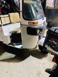 1 ابيض رقم وسنويه  العنوان بوب الشام  07706607036