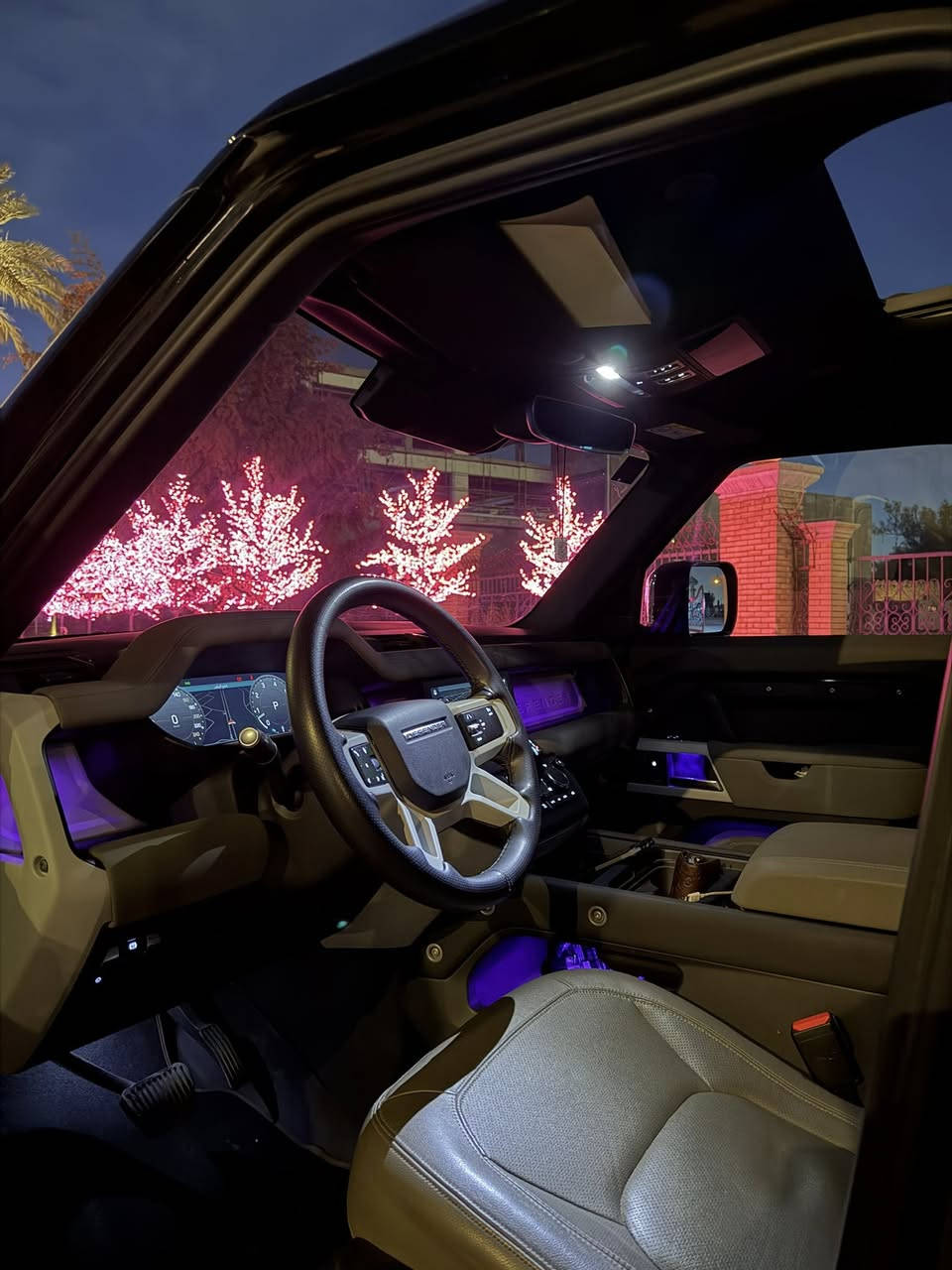 🔴لاندروفر دفندر DEFENDER se
⚫️موديل 2023
⚫️مكينة 6سلندر p400 twin turbo 
⚫️ماشيه 28,000km
⚫️مغلفة ppf بالكامل من جيوشيلد
⚫️وكالة سرداد بعدها بالضمان
⚫️رقم بغداد
⚫️مزود دفيوزر امامي 
⚫️سبويلر خلفي 
⚫️السيارة بلاك ادشن بالكامل 
⚫️تخم تايرات جديدة 
⚫️السيارة كاملة من كلشي 
⚫️باقي المواصفات معروفه مال دفندر  
💲لمعرفة السعر الاتصال ***********
