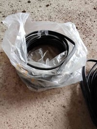 السلام وعليكم اخوان طلع عندي هذا الواير زايد اريد ابيعه 1في1ونص 26متر ...