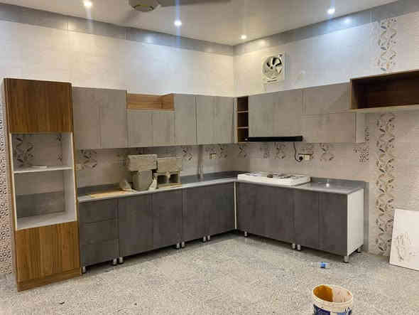 سلام عليكم بيت مساحه 220 متره الواجه 13 النزال 17 وقف سني واجهت شارع قرب جسر المثنى يحتوي على 4 غرف نوم اثنين فوك اثنين جوه   صحيات فوك صحيات جوه صاله او مطبخ او هول او كراج او حديقه واضح بل بل صور الاستفسار عل رقم واتساب او اتصال ***********
