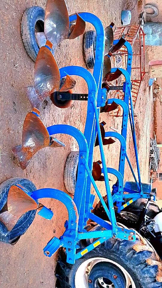 1فدان خماسيّ اللبير حجم 8  موديل 2020 السعر 2700

2فدان رباعي البير سجى الشركه جديد موديل 2022.السعر 2300

مكان الخازر 

للاتصال ***********
