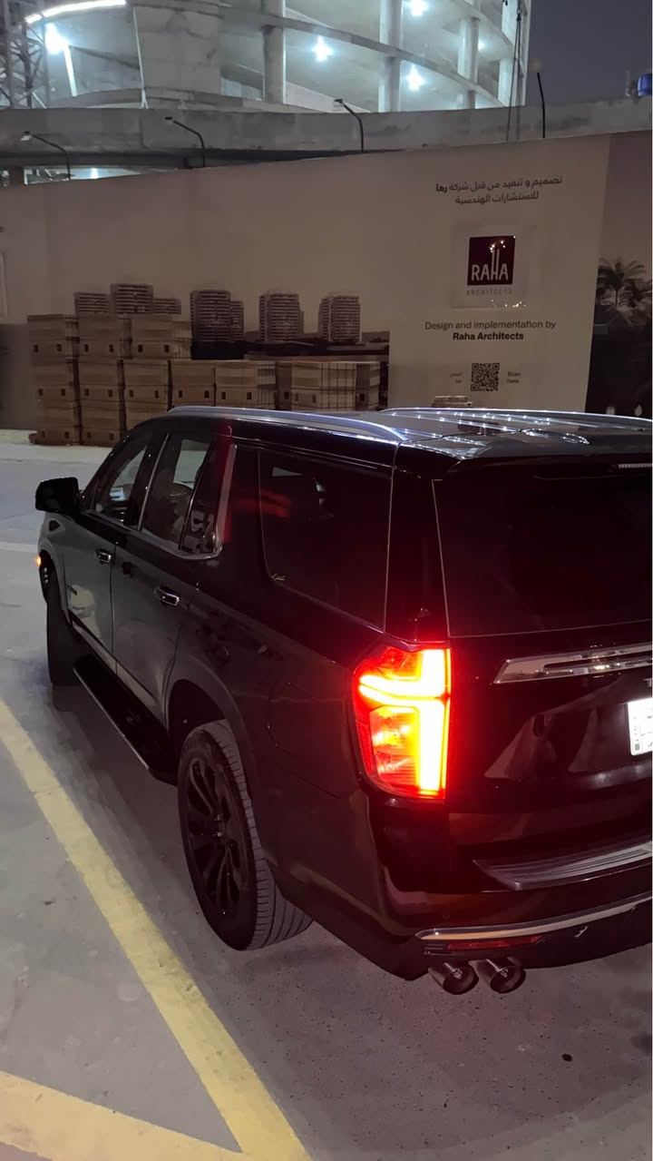 تاهو بريمير. 2021 ( خـليـجـي )
الموديل :2021 ( خليجي ) Premier 
اللون : اسود 
العداد :158kmالف كيلو 
السيارة بيهة حادث صطحي  بدون ايرباك فقط صبغ جاملغ امامي والخلفي ايم  ووربع دعامية الاماميه
حجم المحرك : 5300 Cc
عدد الاسطوانات : 8 اسطوانات ( 8 سلندر )
المواصفات : 
* سقف بانوراما 
* دخول ذكي للسياره 4 أبواب ( بصمه )
* المقاعد كهربائية تدفئة و تبريد
* مقصوره الركاب من الجلد الفاخر + مغلف لحماية الكشنات  + خشب ملكي 
*ثلاجه وسطيه 
*شاشات خلفيه عدد(2) 
* شاحن وايرلس لاسلكي
* ويل 22 انج
* نظام الرؤيه : 5 كامرات رؤيه شامله ( BIRD VIEW )
* نظام التعليق مستقل
* كشنات ميموري خزن
* نظام الصوت BOSE سماعات عدد 10
*عليها منظومه زينون اصليه 
* نظام سحب مقطوره تحكم كامل + كامرة لرؤية المطوره
* نظام جكات
*رادارات امامي خليفي 
*مانع تصادم خلفي وامامي 
*رادار جانبي (نقط عميه ) 
السيارة رقم بغداد  بسمي تحويل ثاني يوم

السونار موجود بالمنشور 

السيارة جاهزه بدون نقص على ادامه كامله 

رقم الموبايل ***********
مكان السياره بغداد حي الخضراء
السعر 415 وبيها مجال بغداد, العراق
