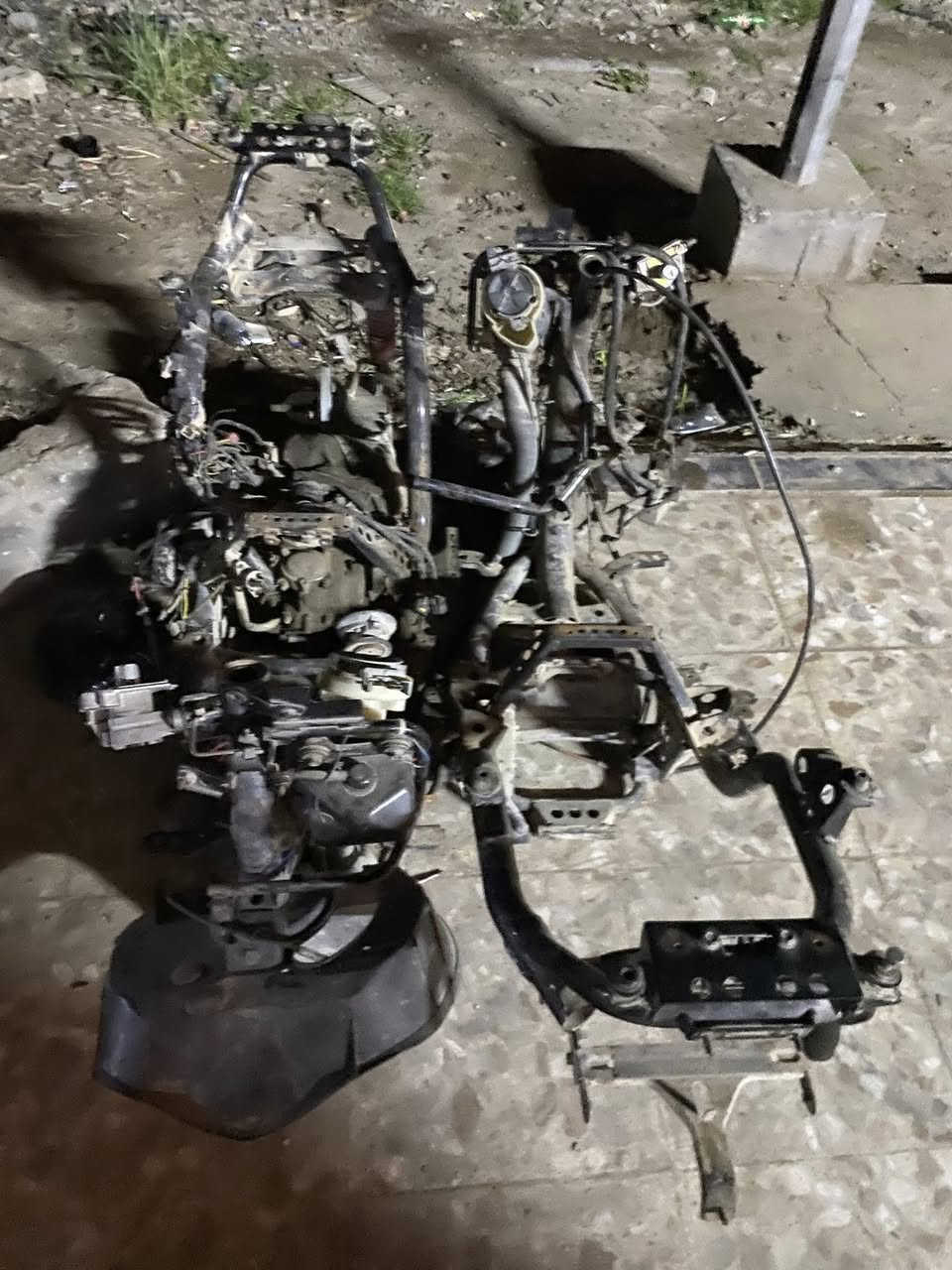 السلام عليكم شواصي ثنين مال فحل واحد كابريتر وثاني مال نوزل طلاعات ابيعهن بدون محرك قيم واخذ


**إذا كنت صاحب هذا الإعلان وتريد حذفه لأي سبب، رجاءا أرسل رسالة إلى الدعم الفني**