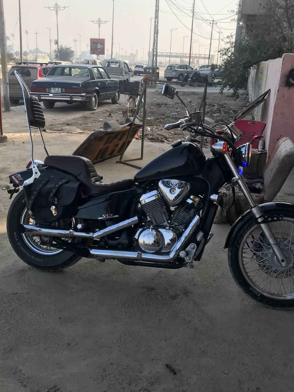 الي يدور #نضيف وكامل هوندا ستيد 400cc
 رقم صلاح الدين تتحول باي محافضة مشروع وطني  دراجه  جديده جديده وكلشي شغال مكينه عل وضع الشركه شــٓرط
دهن جديد بلكات جدد مي زيتي ادامه كامله صارت عليها تاخذها ماتصرف عليها ربع 
ميحتاج اشرح لدراجه #كفالة عامة
السعر 15 ونص
*********** ديالى بعقوبة
