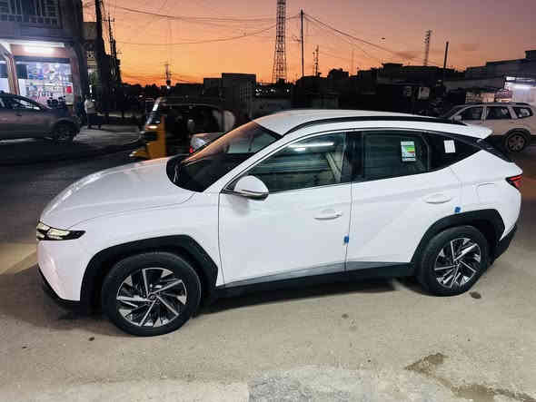 السلام عليكم 
توسان للبيع مديل21 خليجي ماشيه 53الف
المواصفات بصمة ابواب وتشغيل حساس امامي وخلفي تحكم ستيرن جهتين 
3 انضمة قيادة كشاف لد نهاري 
هند بريك بصمةدخول ذكي عند الاقتراب
اشاير بل مري ومري شفط كشنات كهرباء
تبريد قطعتين بردات جانبية بلوجكتر دوار
 عند الاستدارة وبعد بيهة هواي مواصفات 
عنوان بغداد البنوك السعر :195 
هاتف ***********
الشراي يتصل وبي خير ويدلل
