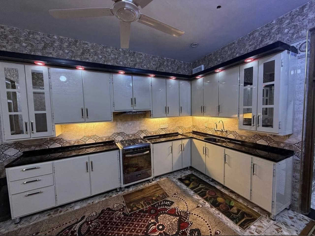 معمل محمد للمطابخ الحديثه 
اللطيفيه _شارع المزرعه 
*********** هاتف
***********هاتف
*********** واتساب
