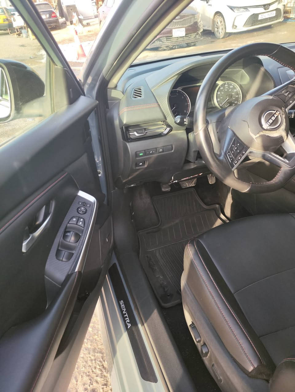 للبيع نيسان سنترا موديل 24 كفاله بس البنيد سياره فول ١فول رقم بسمي سعر170$تصال***********
