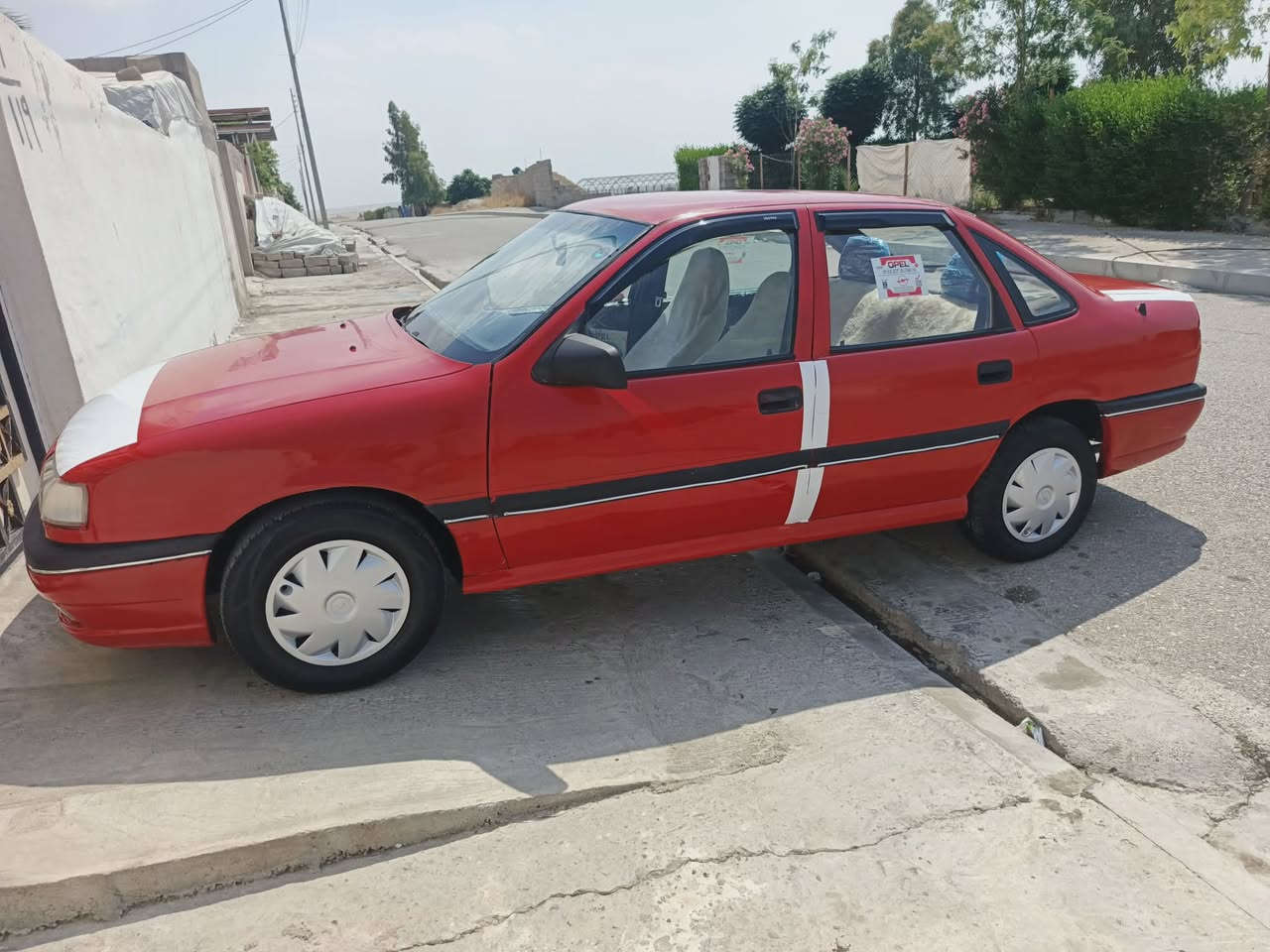 السلام عليكم 

اوبل فكترا1991
حجم 16
سياره جاهزه. 
گير محرك شرط. 
صدر تايرات شرط. 
كهربائيات شرط كله شغال. 
سياره مصروف عليها. 
بدون ضربه. 
صبغ جماليه فقط بدون معجون فقط هلالات الخلفي. 
السعر (36)وبي مجال 
استفسار اكثر اتصل/(***********)
