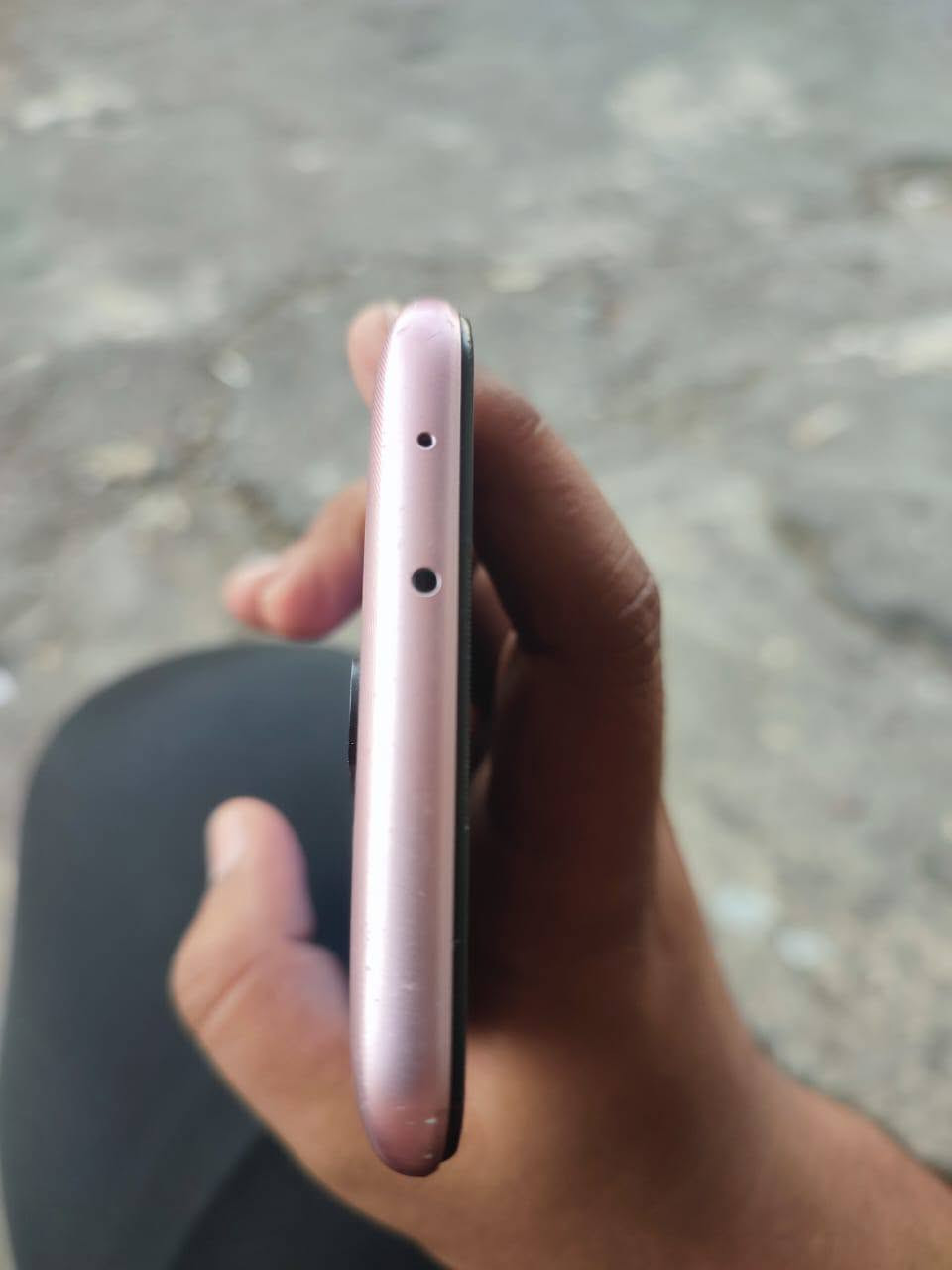 ريدمي 9
نضافة 100%
Gb 64 مساحة
رام 4
بطارية 5000
سعره 80 الف وبي مجال 
***********
