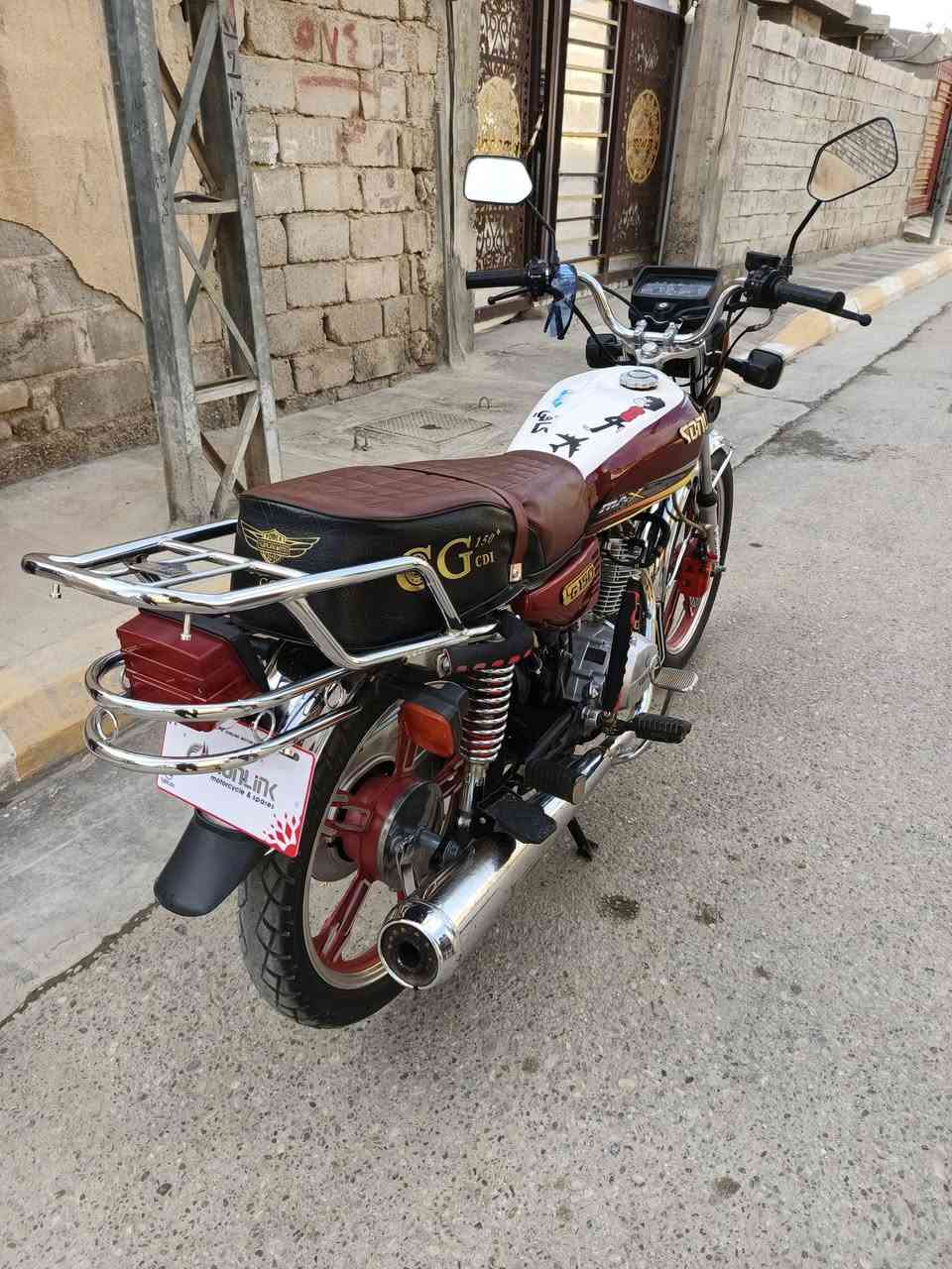 سولنك موديل 23 دراجه جديده معنى الكلمه جاهزه من كلشي ومكفوله كفاله عامه دراجه مال جناي؟؟  تراي ومعدل متشاقه صالنصه جعره كهربائيّات كله شغاله محرك مكفول شركه... العنوان فلوجه شهداء.. السعر 700...... ***********
