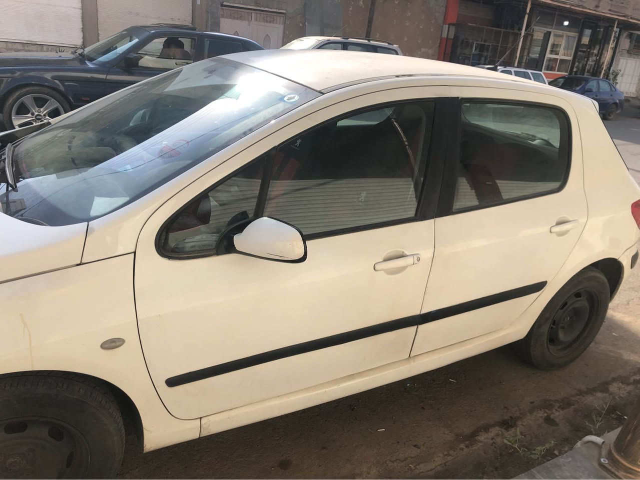 بيجو 307 فرنسي🇫🇷
موديل 2005
كير اتوماتيك
تبريد كامل 
نظام abs جديد كامل
طرف السائق فقط بيه ثلاث قطع صبغ اني ابيع السيارة كامل حزام
رقم اوروبي و سنوية مشروع وطني كركوك جديدة لحد ٢٠٢٨ باسمي وثاني  يوم تحويل 
بطاقة بنزين بيها
مكان سيارة كركوك
سعر السيارة 57 ورقة كركوك, العراق


**إذا كنت صاحب هذا الإعلان وتريد حذفه لأي سبب، رجاءا أرسل رسالة إلى الدعم الفني**