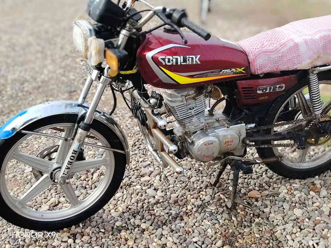 السلام عليكم موطور روبر 2018 خمسة كير بدون سلف للبيع او مراوس ب٤ كير للاستفسار اتصل
***********
