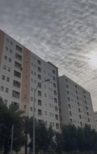 عندي شقة 120م للبيع كاش مدفوعة الثمن طابق سادس مجمع B عمارة مفتوحة بيه...