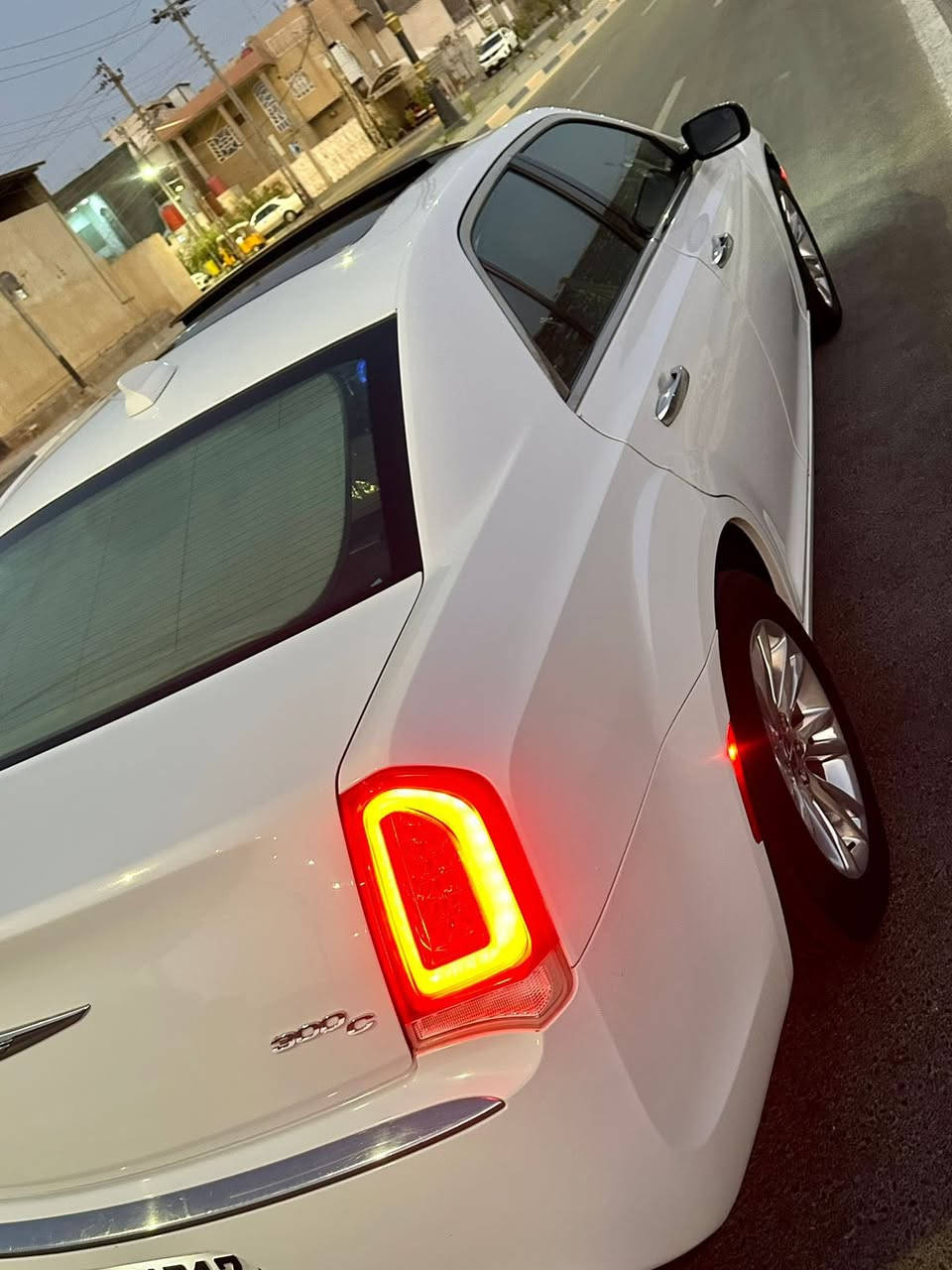 سلام عليكم البيع اوباما ٢٠١٦ كفالة عامة cفول مواصفات داخل عسلي فتحة كشن حار باد ميموري خزن هيتر مري ويل كروم يدات كروم مري قلاب ستيرن صاج كهربائي بلوجكتر تشغيل عن بعد بردة خلفية سيارة رقم اربيل هزة سنوية رقم كلة جديد ماشية ١٠٠ الف  مكاني بصرة رقم هاتف ***********
