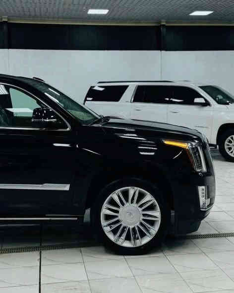 للبيع كاديلاك اسكاليد.بلاتينيوم. 
السياره مواصفات بلاتينيوم.فول الفول اعلى فئة بالكاديلاك داخل بيجي. ✈️✅

 السياره لون اسود♠️

موديل 2020

السياره خليجيه مكفولة كفالة عامة وكاله المنصور السيارة جديده بحاله الوكاله  

المواصفات📱👇🏻

🔵1-عداد المسافات⬅️37ألف  

🔴2-كشنات مساج 

🔵3-داخل بيجي.

🔴4-داخل ملكيVIP

🔵5-السياره4شاشات 

🔴6-كشنات تدفأة تبريد 

🔵7-فور ويل 

5️⃣بصمات 🔴

🔵9-الكشنات الخلفيه تدفأة 

🔴10-شاشه كبيره 

🔵11-قاصه 

🔴12-تحكم جهتين 

🔵13-داتاشو. 

🔴14-بصمة

🔵15-كشنات جلد

🔴16-جنطه جلاق 

🔵17-لد بالابواب 

🔴18-دوسات اوتو 

🔵19-ويل2️⃣0️⃣

🔴20-رادار امامي خلفي 

🔵21-وقوف تلقائي عند التقرب من جسم. 

🔴22-سقف شاموا اسود. 

5️⃣ كاميرات🔵

وباقي المواصفات المعروفة للبلاتينيوم. 
للاتصال / ***********
مكان السيارة بغداد _اليرموك
